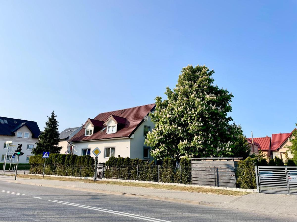 Pokoje I Domek Letniskowy Pod Kasztanem Jastarnia Exteriör bild